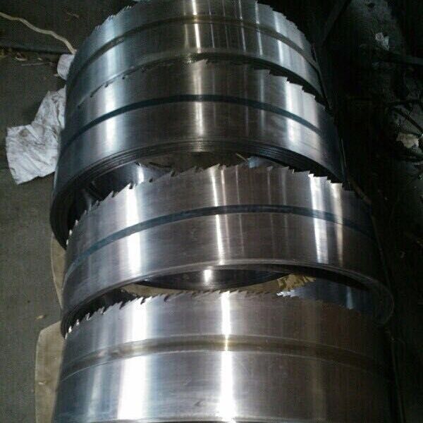 Saw blade, woodworking saw blade, bimetallic band saw blade