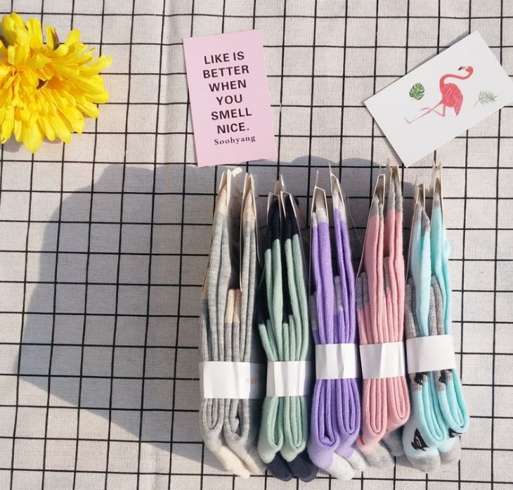 2双组秋冬全棉200针中筒卡通女袜 休闲女糖果袜地摊袜细节图