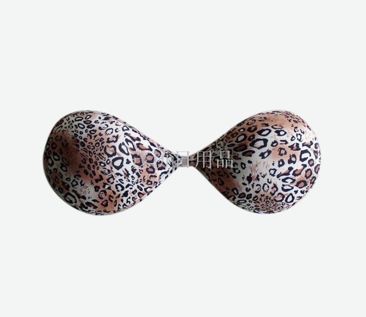 Top-thin and bottom-thick leopard print invisible breast and lace-hugging underwear