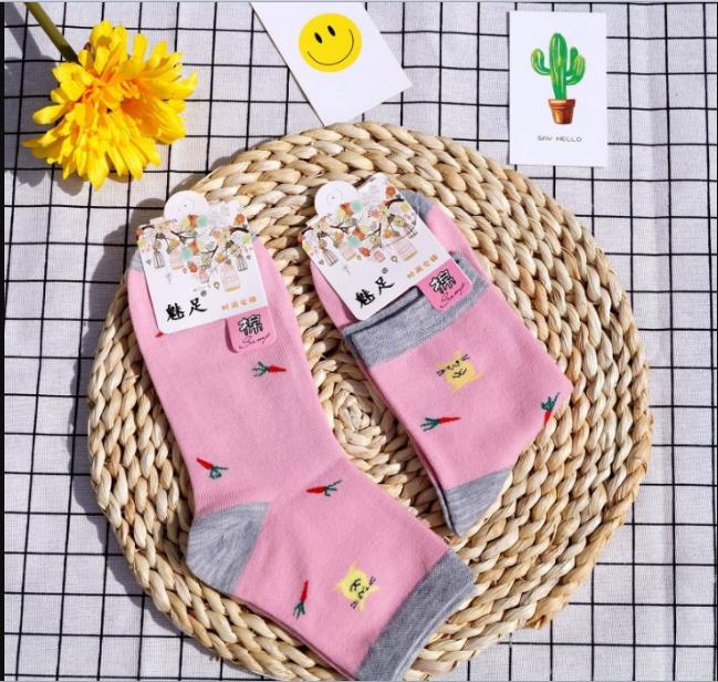 2双组秋冬全棉200针中筒卡通女袜 休闲女糖果袜地摊袜细节图