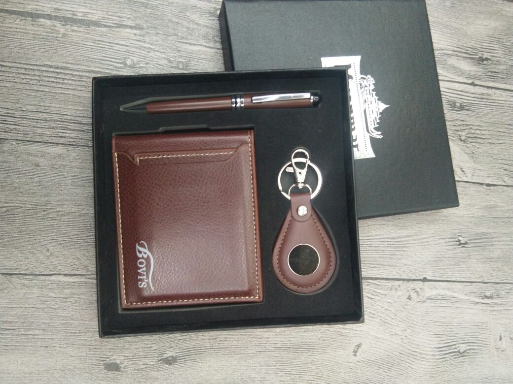 Wallet + metal pen + keychain details Picture