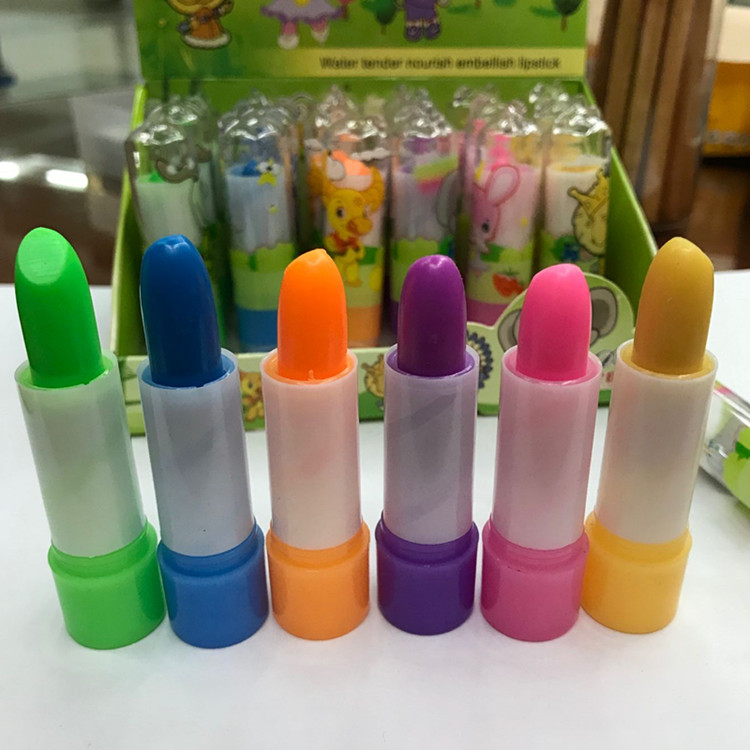 Cartoon lip balm lip balm oil lip wax moisturizes lipstick details Picture