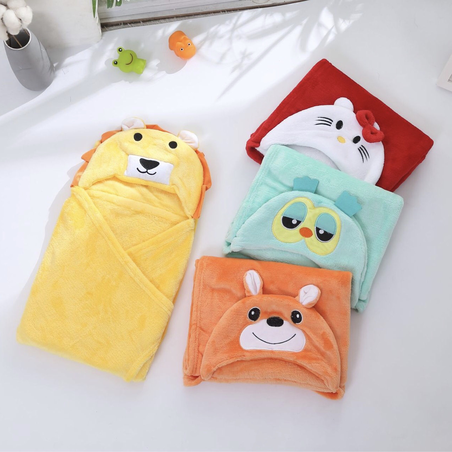 卡通法兰绒造型披风 婴儿抱毯浴巾宝宝毯子抱被婴儿抱毯 浴巾毯细节图