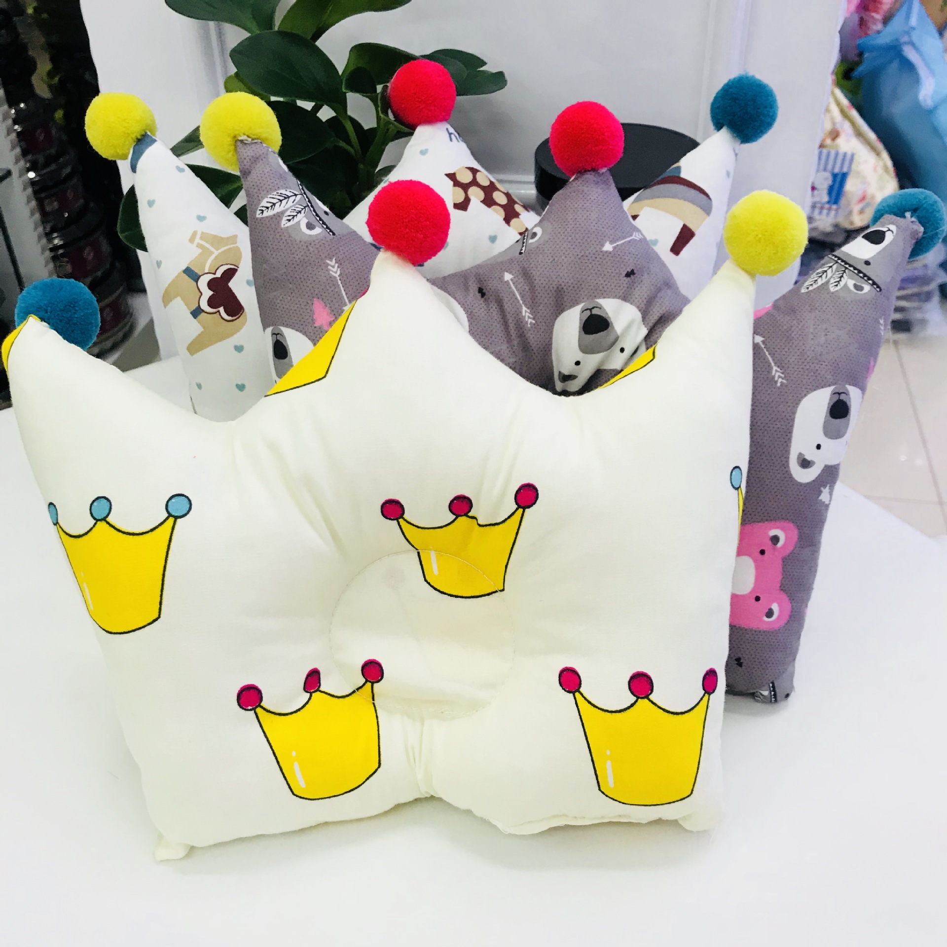 Newborn super cute crown styling pillow pure cotton fabric soft breathable filling quality cotton can be cleaned thumbnail