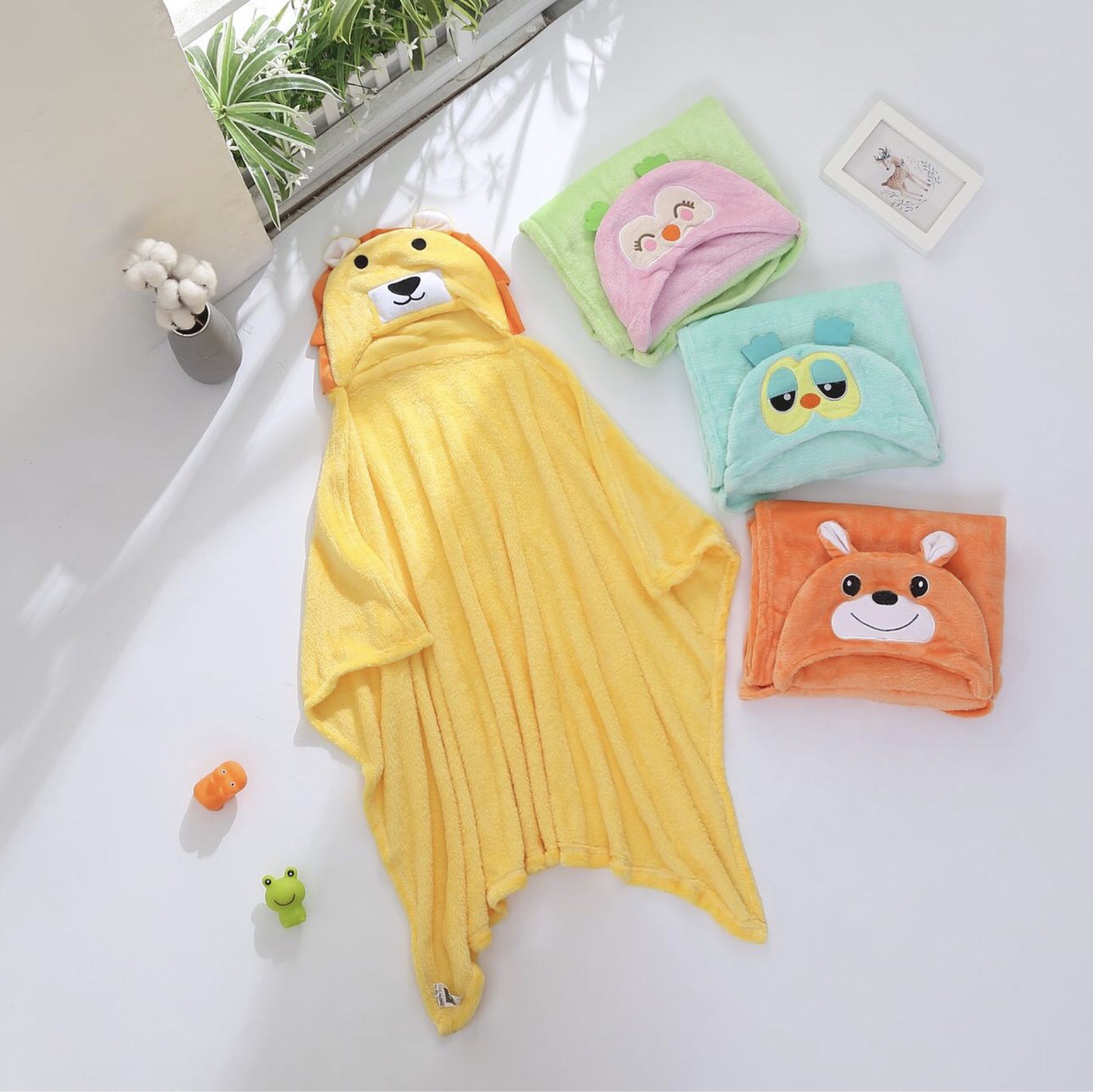 卡通法兰绒造型披风 婴儿抱毯浴巾宝宝毯子抱被婴儿抱毯 浴巾毯