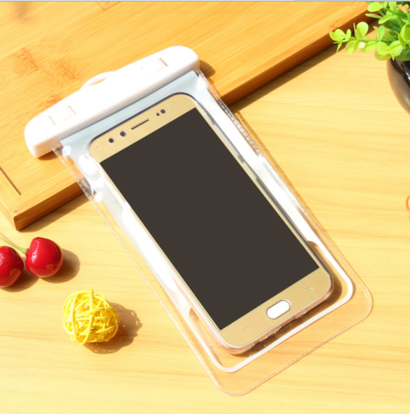 Waterproof phone bag, diving case, touch screen swimming, outdoor water sports product, transparent PVC phone case Application Scenario