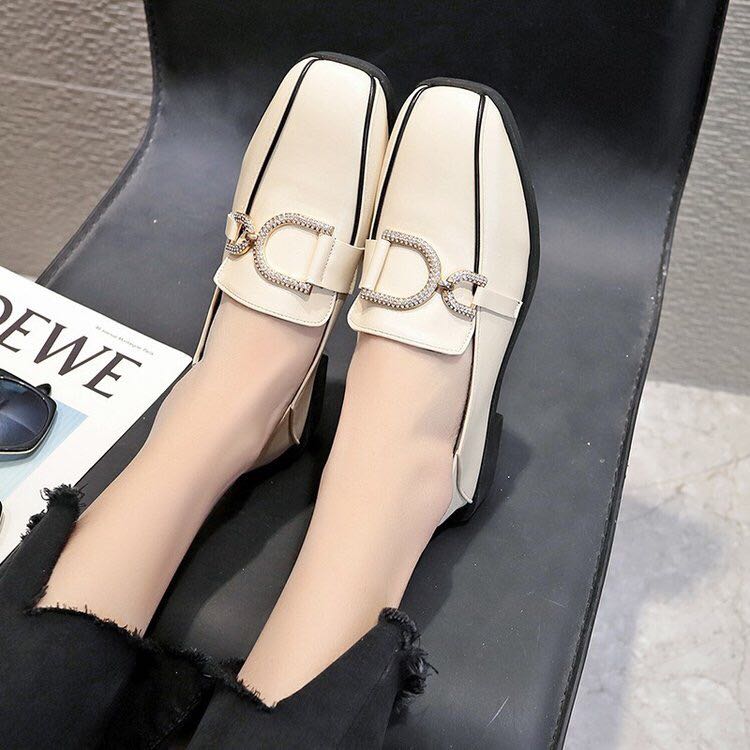 2019春款白领豆豆鞋