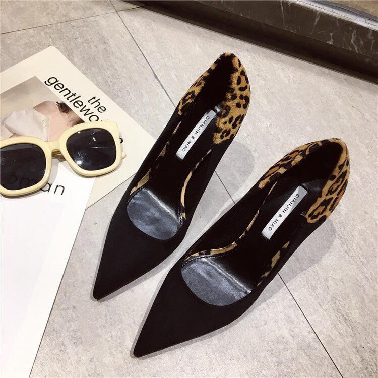 平色新款单鞋产品图