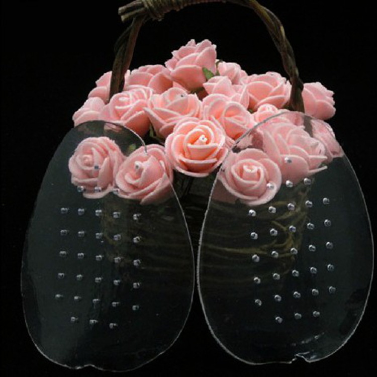 TPR perforated breathable forefoot pad, round transparent invisible half pad, anti-friction and anti-pain foot protection half pad with gold leaves Application Scenario