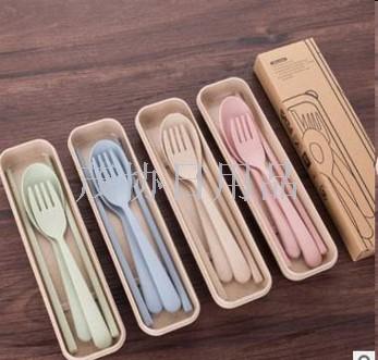 Three-piece travel tableware set