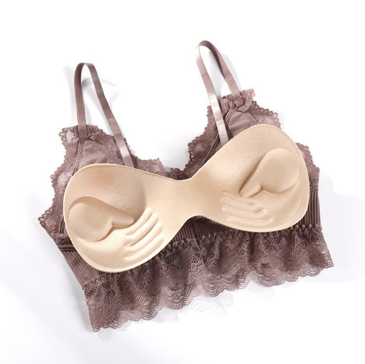 Seamless halter lace undergarment without steel rings, strapless anti-glare base vest, adjustable chest wrap for women Application Scenario