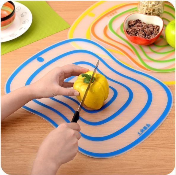Transparent, flexible and frosted classified cutting board, plastic fruit cutting board, small size