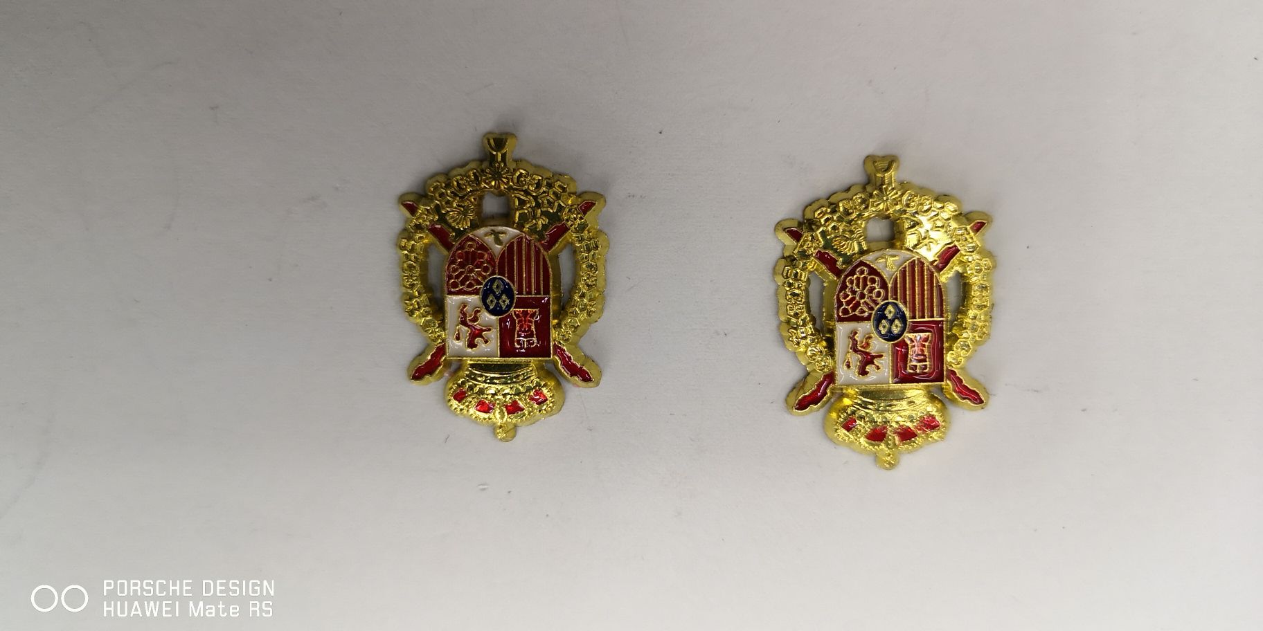 Badges, badges, metal nameplates Application Scenario