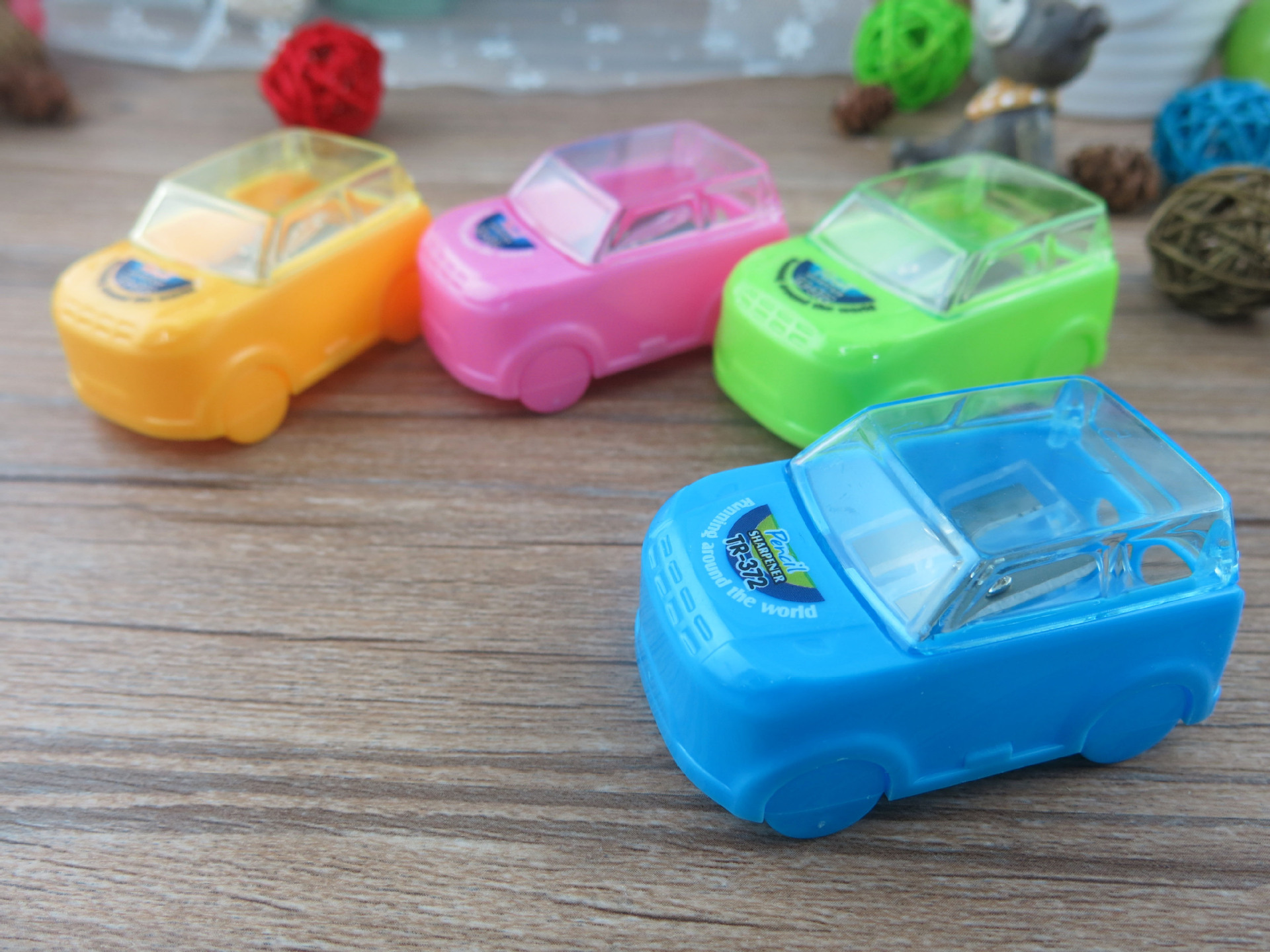 Model car pencil sharpener double hole plastic pencil sharpener/pencil sharpener flip car student school supplies thumbnail