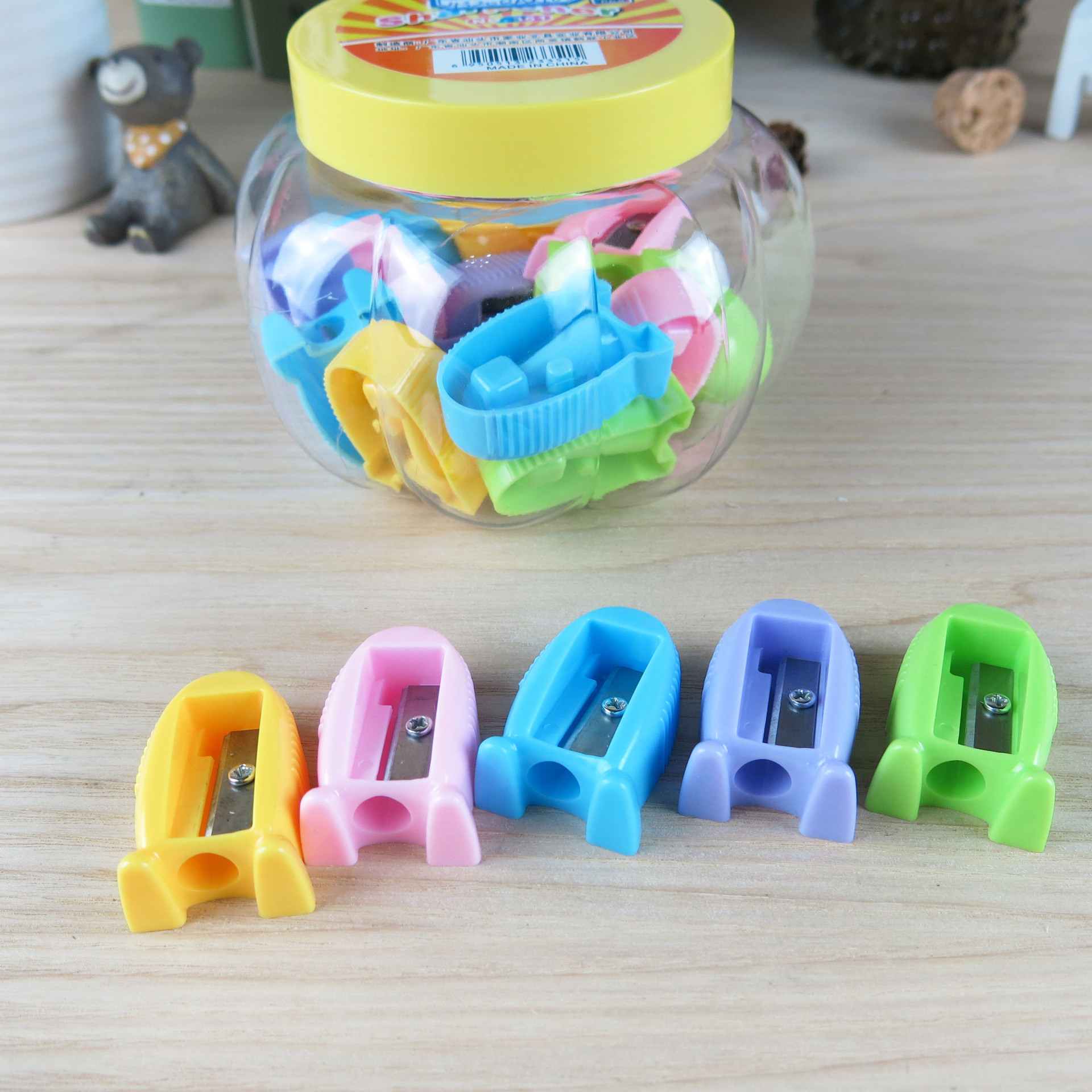 Korean version of creative stationery long feet cute pencil sharpener non-slip pencil sharpener planer student stationery wholesale thumbnail