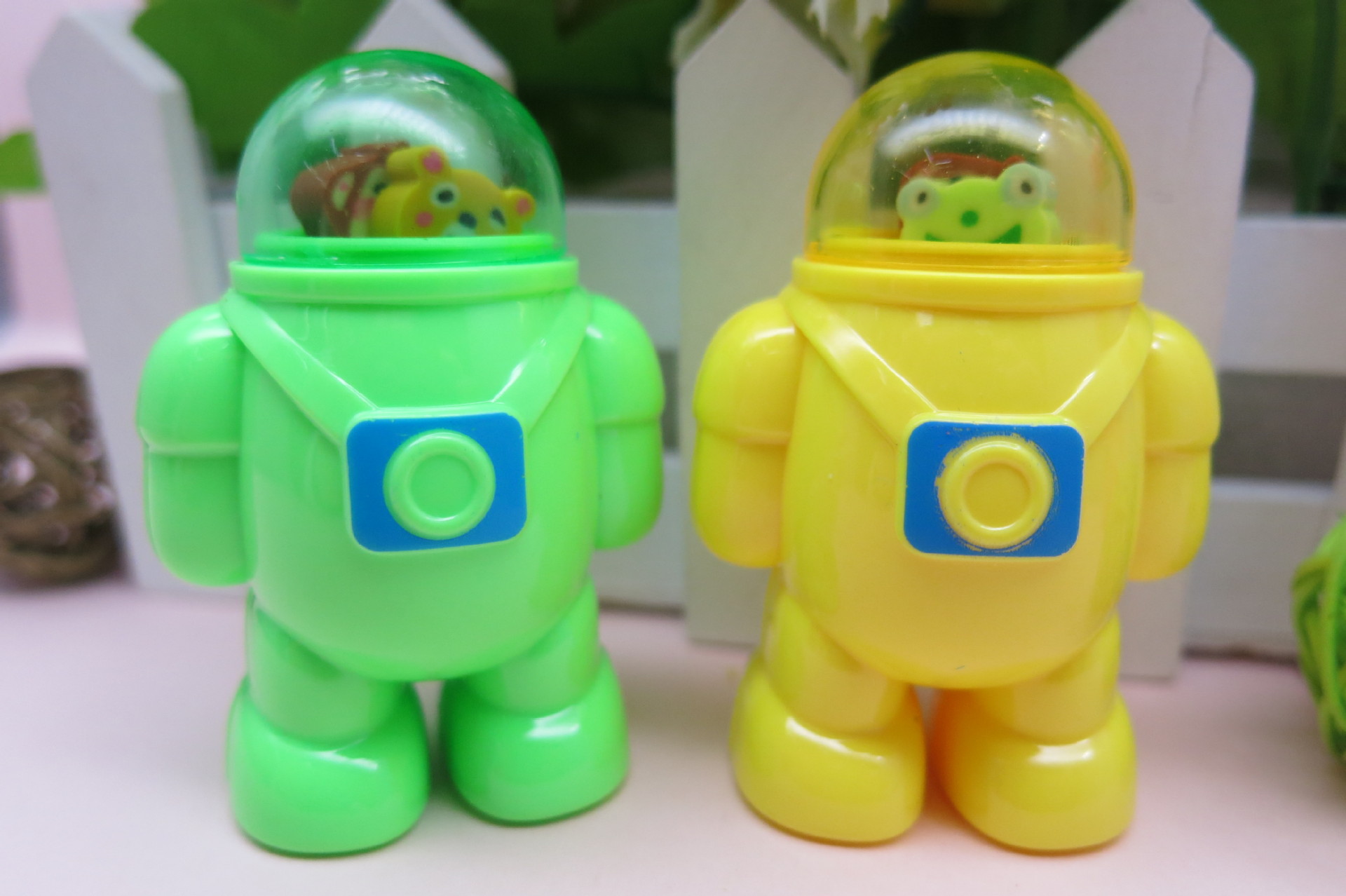 Fulejia Factory direct sales: Astronaut with eraser, single-hole creative pencil sharpener, pencil sharpener, student stationery details Picture