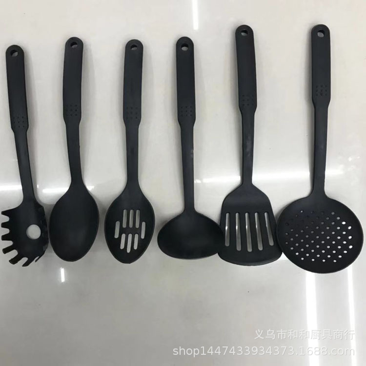 Creative 6-piece nylon set of black kitchen spoons, spatulas and kitchen utensils with handles Specification image