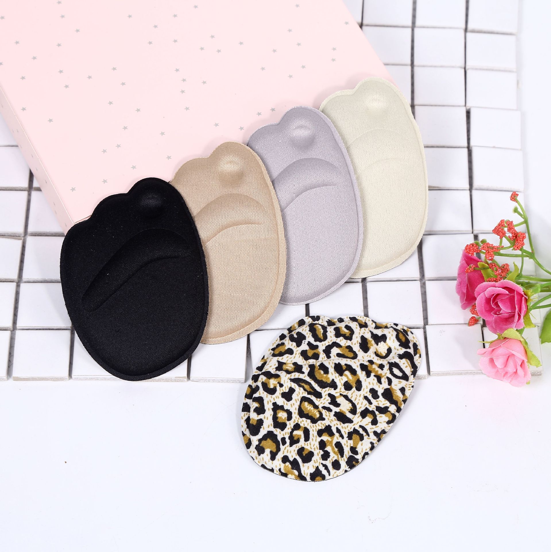 Half-size pad forefoot pad, pain-proof thickened anti-slip sole pad, high heel pad, women's invisible half-pad foot protection sandals, silicone details Picture