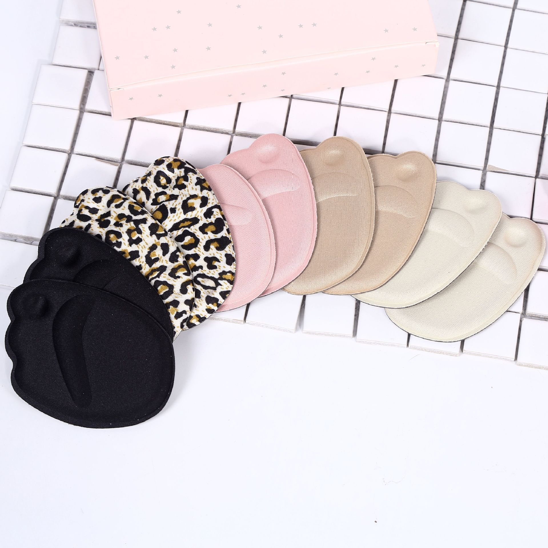 Half-size pad forefoot pad, pain-proof thickened anti-slip sole pad, high heel pad, women's invisible half-pad foot protection sandals, silicone Specification image