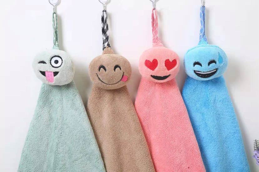 Animal head hand towels, kitchen hanging towels, owl, penguin, small fish, flower, absorbent square towels Application Scenario