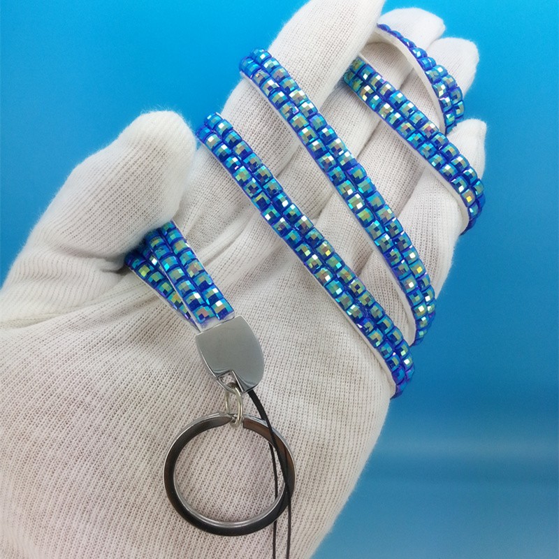 Yiwu Manufacturers Exquisite With Diamond Lanyard Stick Diamond Mobile Phone Rope Diamond Lanyard Application Scenario