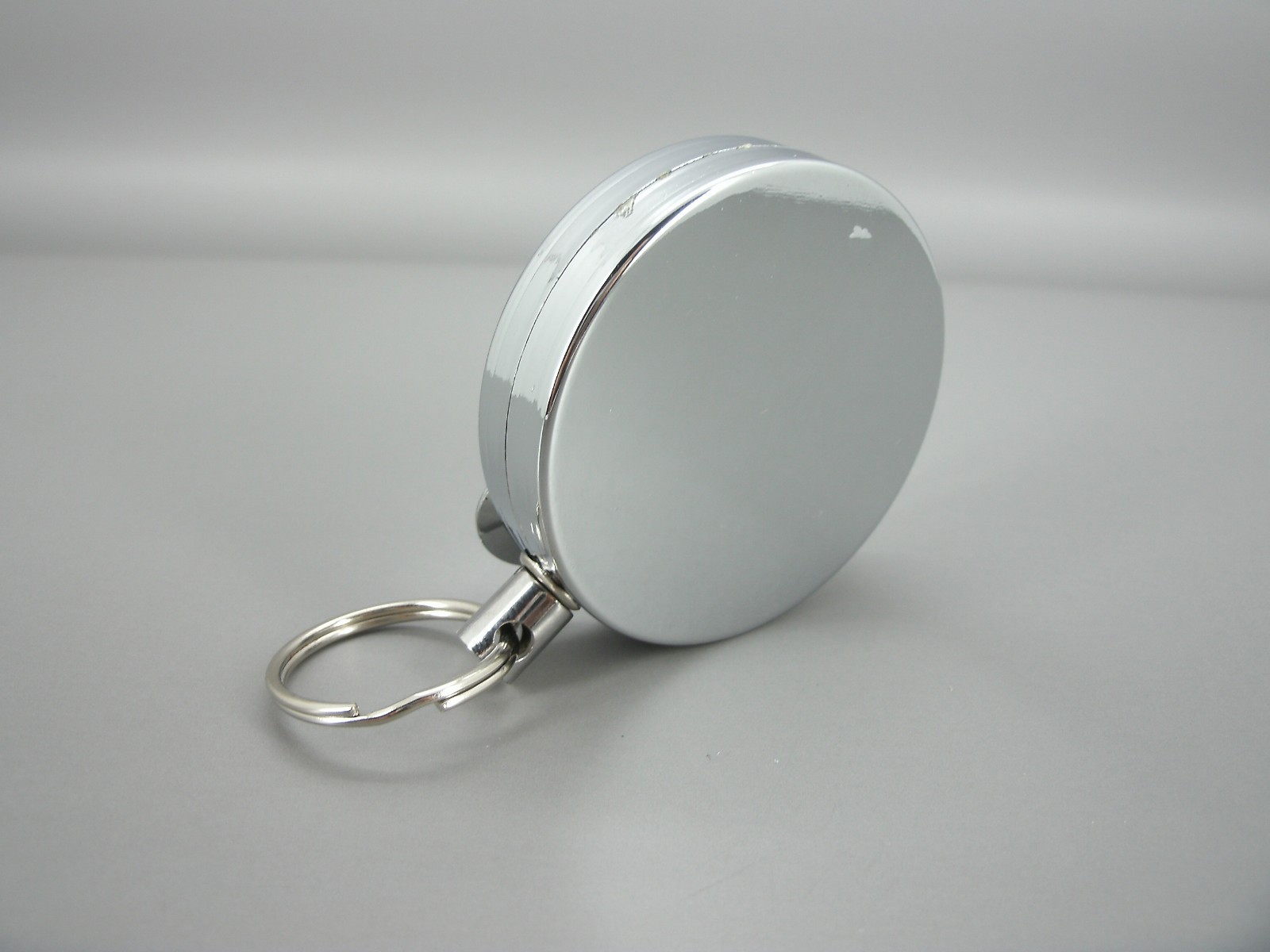 Factory Direct Sales Diameter 5 Cm Metal Cable Puller Metal Telescopic Key Chain