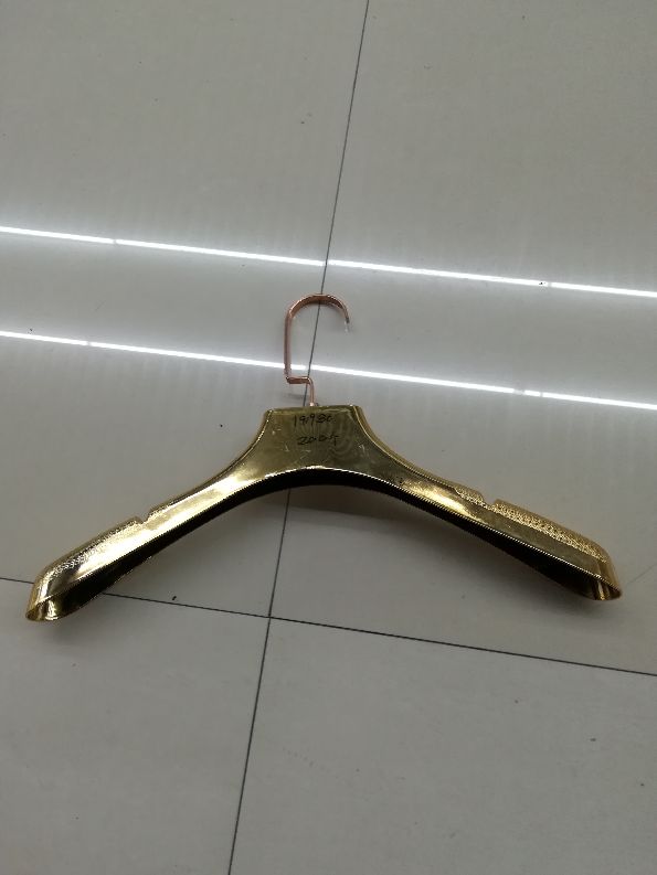西装衣架，金色衣架牢固衣架