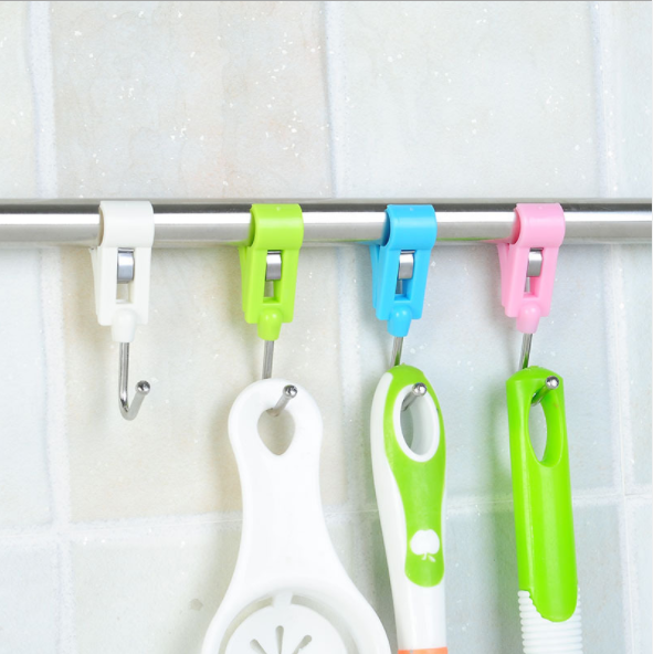 Japanese-style multi-purpose convenient small clip hooks, 4 for holding steel pipe clips, windproof clips, and drying Application Scenario