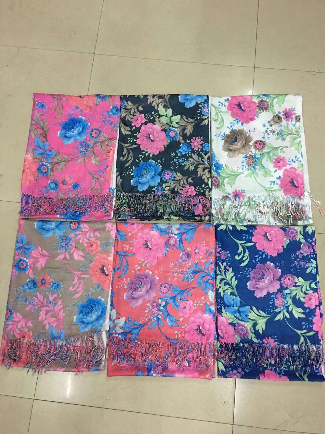 w11纯棉斜纹布料 全棉印花斜纹印花63*170cm，145克7.5碎花 批发