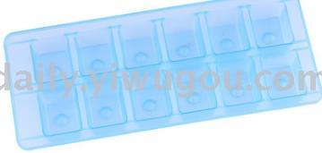 18 plastic ice bars