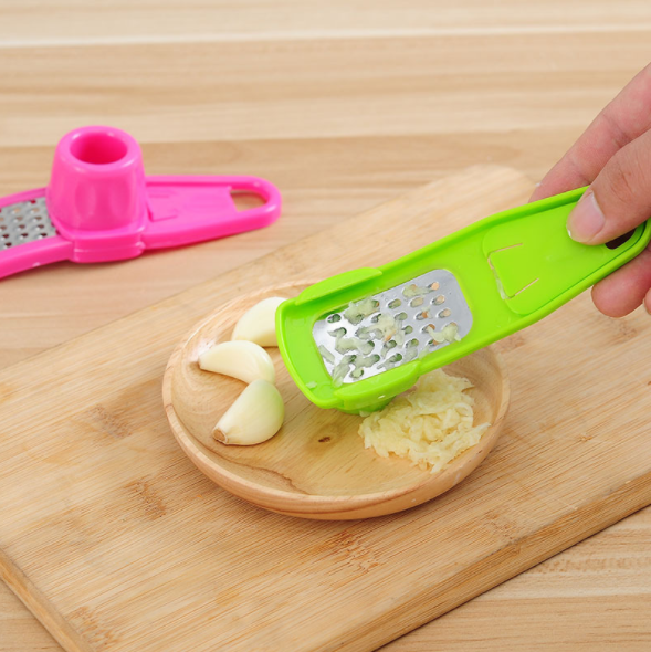Kitchen tools: Household garlic grinder, garlic puree maker, creative multi-functional ginger grinder, garlic cutter, and garlic press details Picture