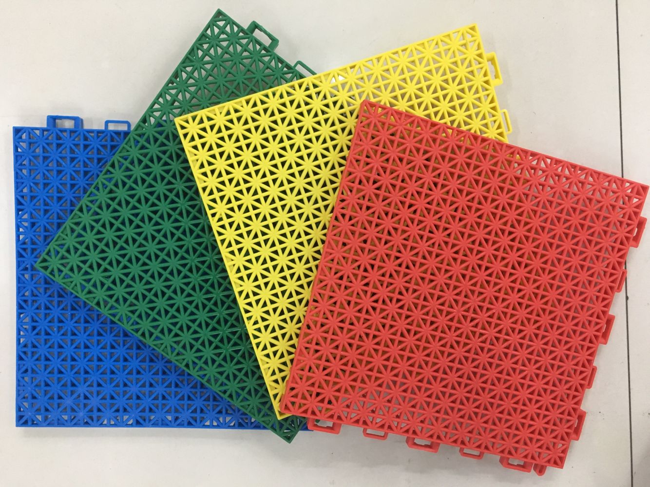 25*25cm soft millet suspended splicing mat, anti-slip waterproof floor mat, anti-slip foot mat, soft millet floor mat details Picture