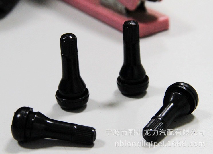Large Supply Of Tubeless Clamp Copper Rubber Valve Tr413 Tr414 For Automobile Tires details Picture