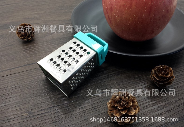 Stainless steel mini four-sided garlic and ginger grater, vegetable and fruit grater, cheese grater, portable grater Application Scenario