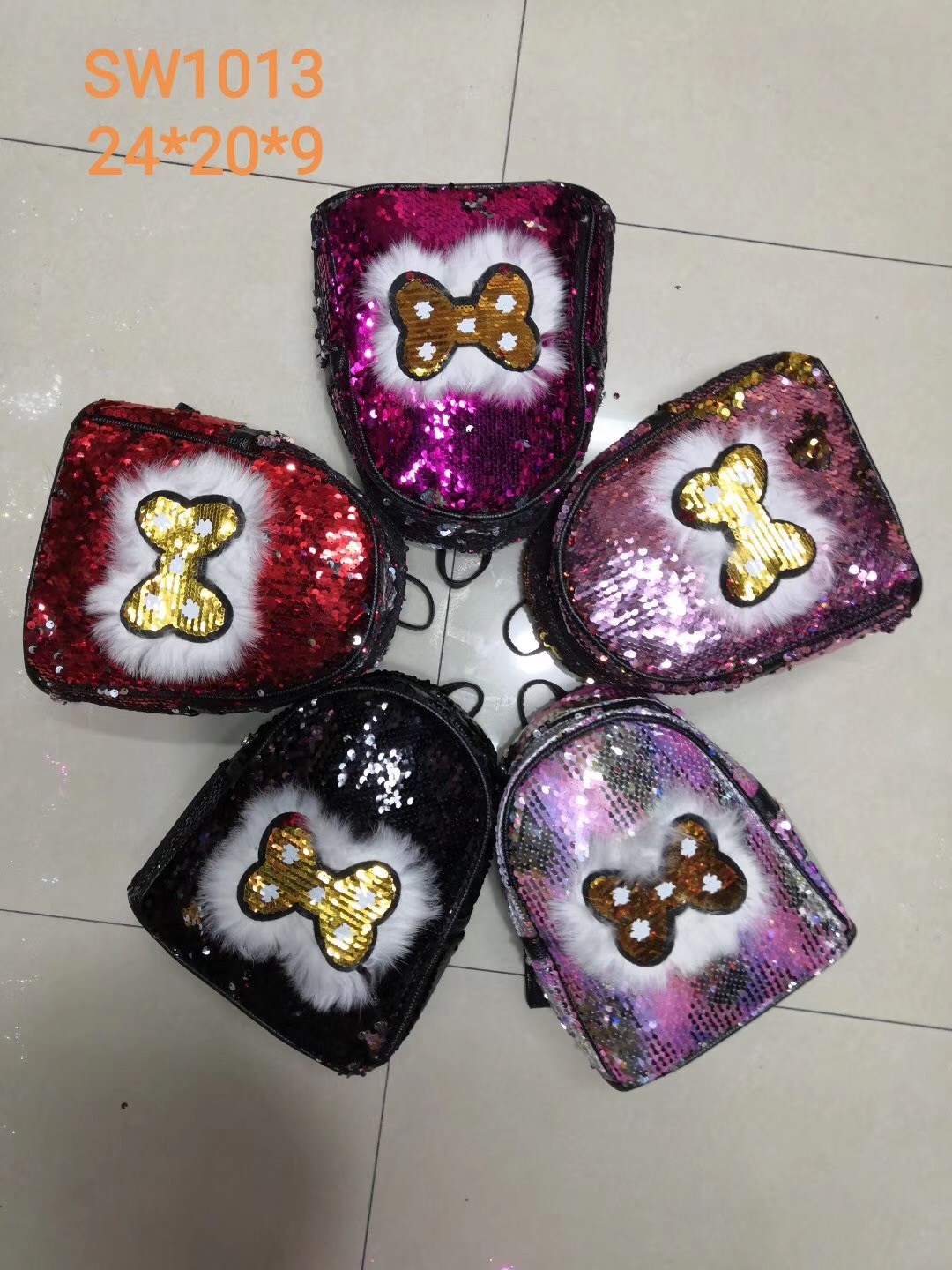 2019 New Sequin Cartoon Double Shoulder And Back, Novel Fashion Bag 1101 Application Scenario