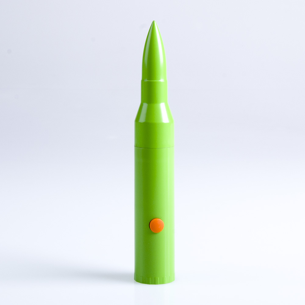 Carry the COB high-intensity self-defense flashlight multi-functional flashlight bag with you at all times