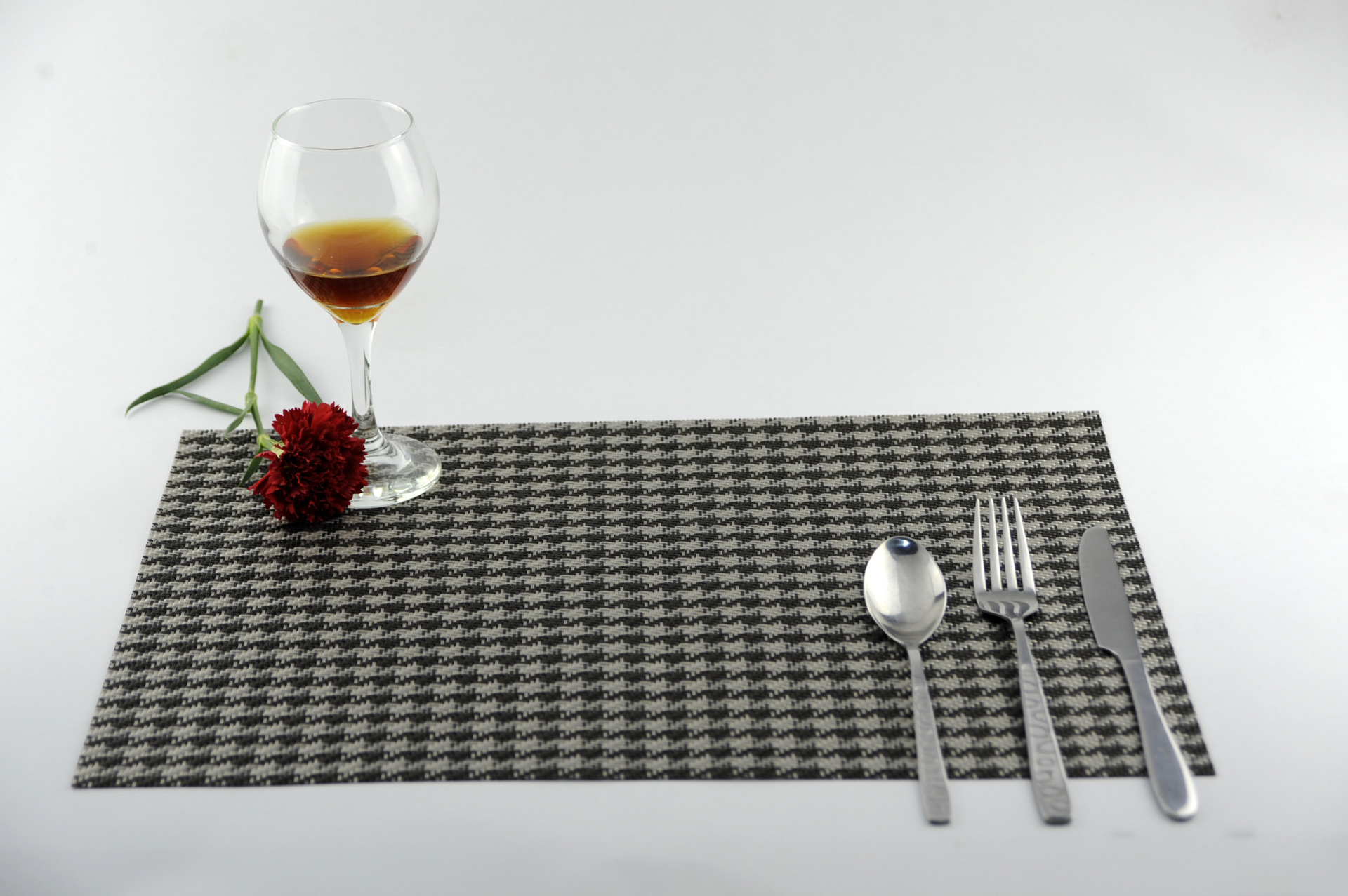 Manufacturer's eco-friendly PVC Qian Niao Ge hotel Classic Western placemats 30*45cm coaster placemats details Picture