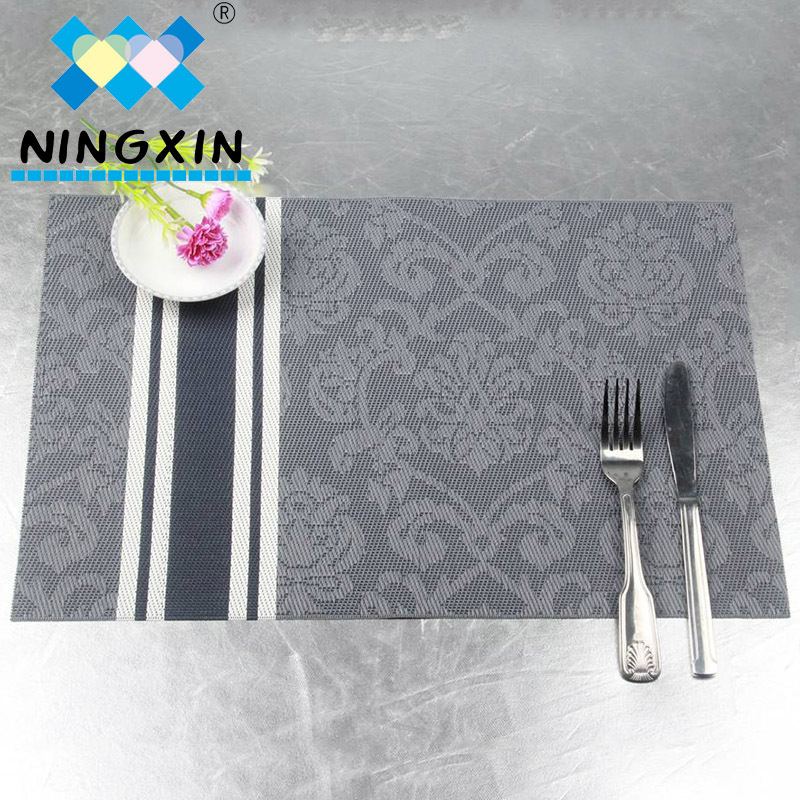 Factory direct sales of sturdy PVC vertical striped jacquard Teslin hotel high-end anti-slip and heat-insulating placemats Specification image