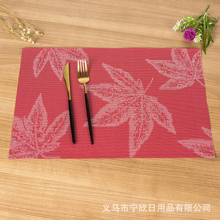 Teslin Western placemats: Eco-friendly, European-style, simple maple leaf table MATS, heat-insulating, anti-slip, wear-resistant and creative MATS Application Scenario