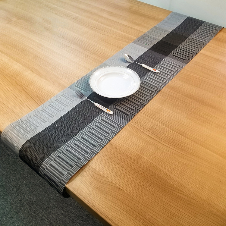 European-style table flag 30*180cm hotel table flag hotel Western cuisine heat insulation table mat Application Scenario