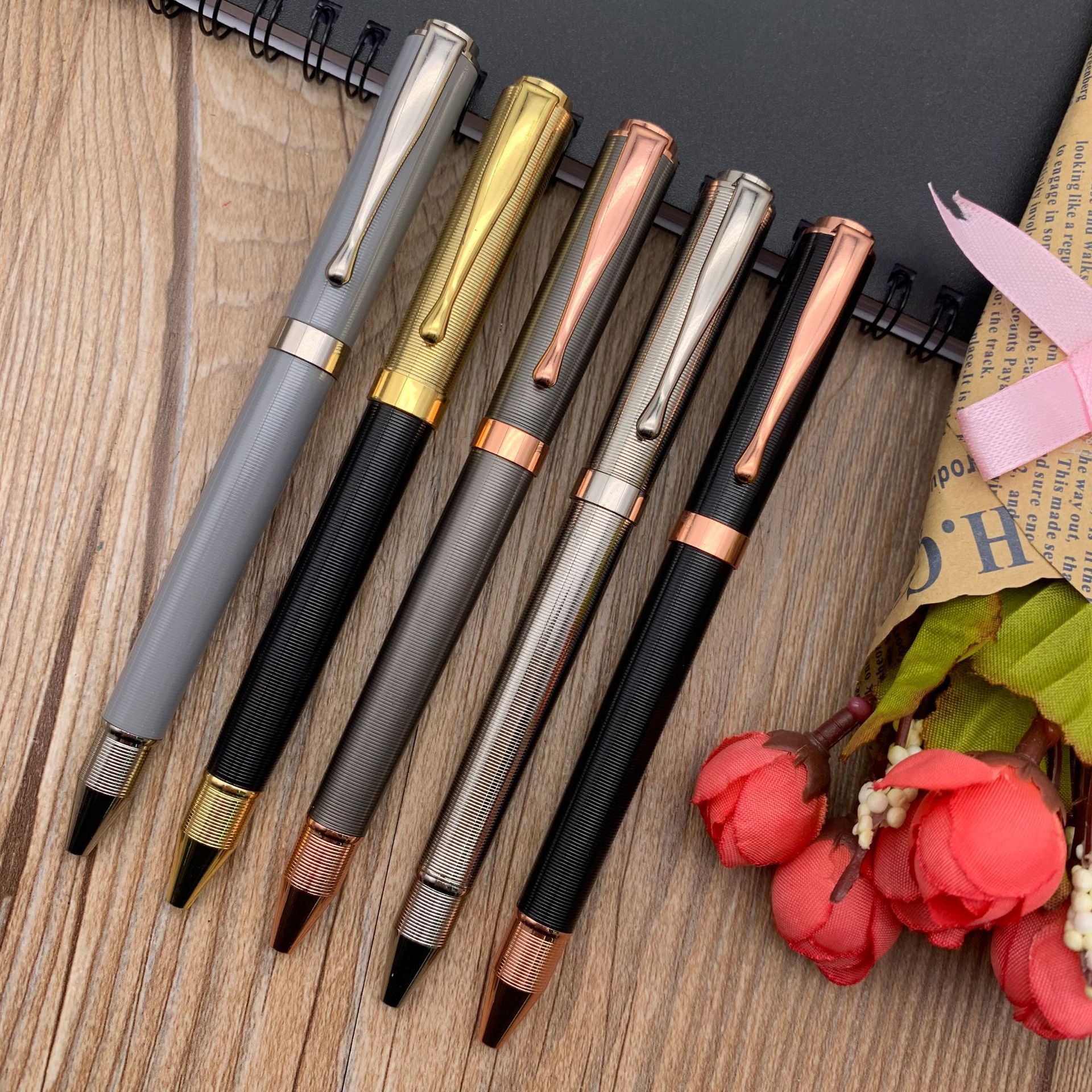 New metal ballpoint pens with customizable logos, high-end gift pens, business pens and signature pens, factory direct sales