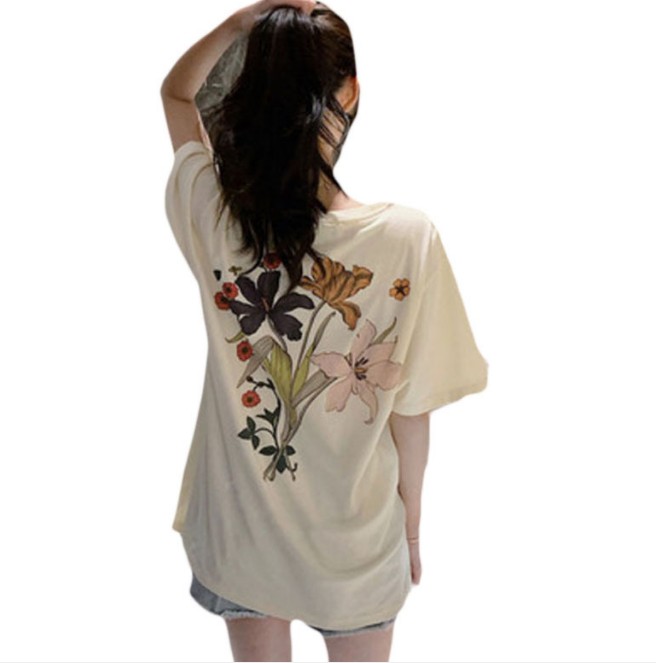 Spring and Summer new collection: A mid-length, loose short-sleeved T-shirt with simple letters and floral prints on the back for women