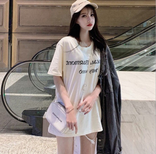 Spring and Summer new collection: A mid-length, loose short-sleeved T-shirt with simple letters and floral prints on the back for women details Picture