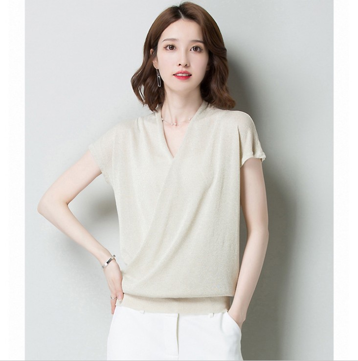 New V-neck plus-size women's knitted sweater, Korean solid color women's loose short-sleeved T-shirt for women details Picture