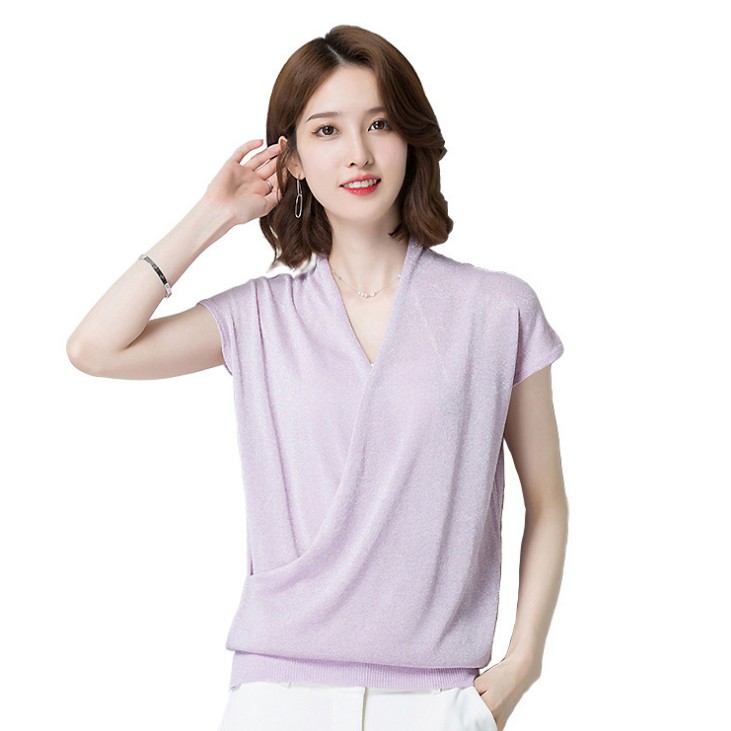 New V-neck plus-size women's knitted sweater, Korean solid color women's loose short-sleeved T-shirt for women Application Scenario
