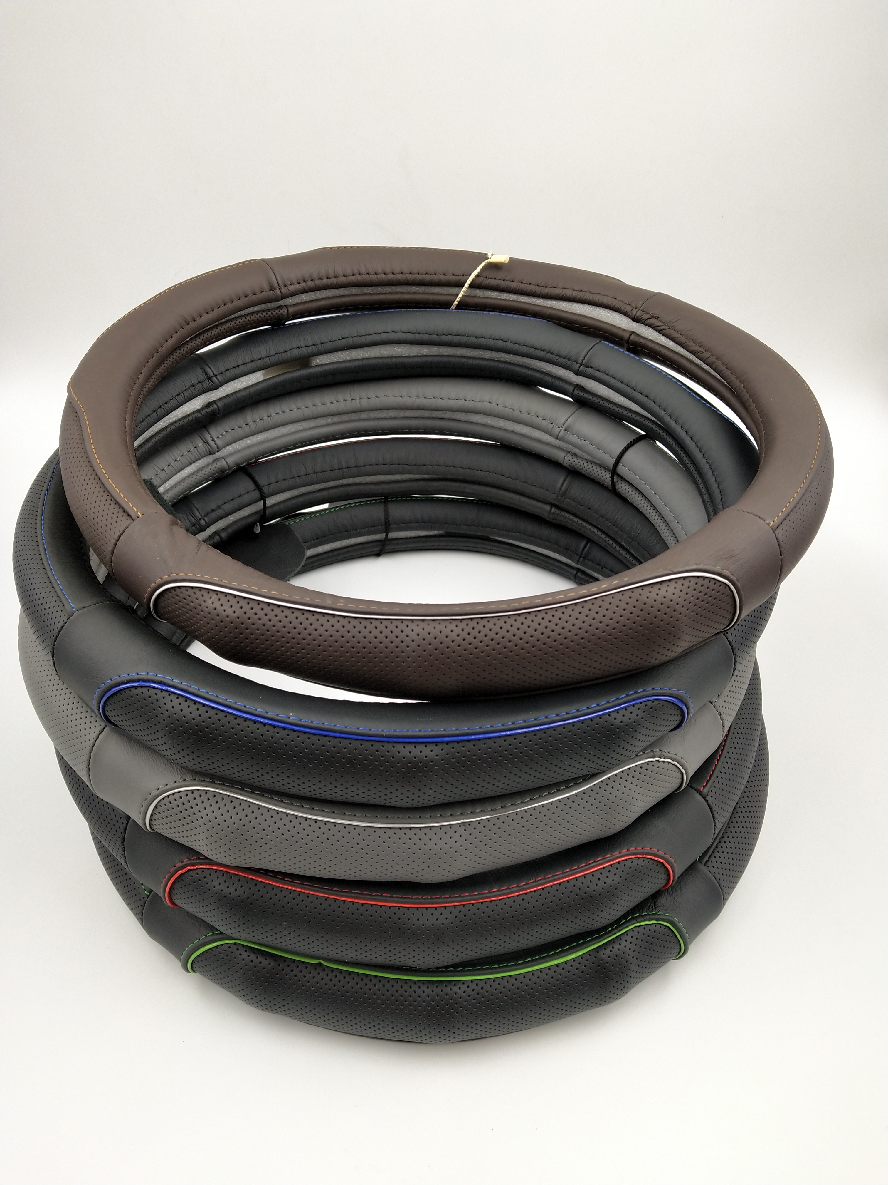 汽车真皮方向盘套M号轿车牛皮把套4季通用4节6节起杠