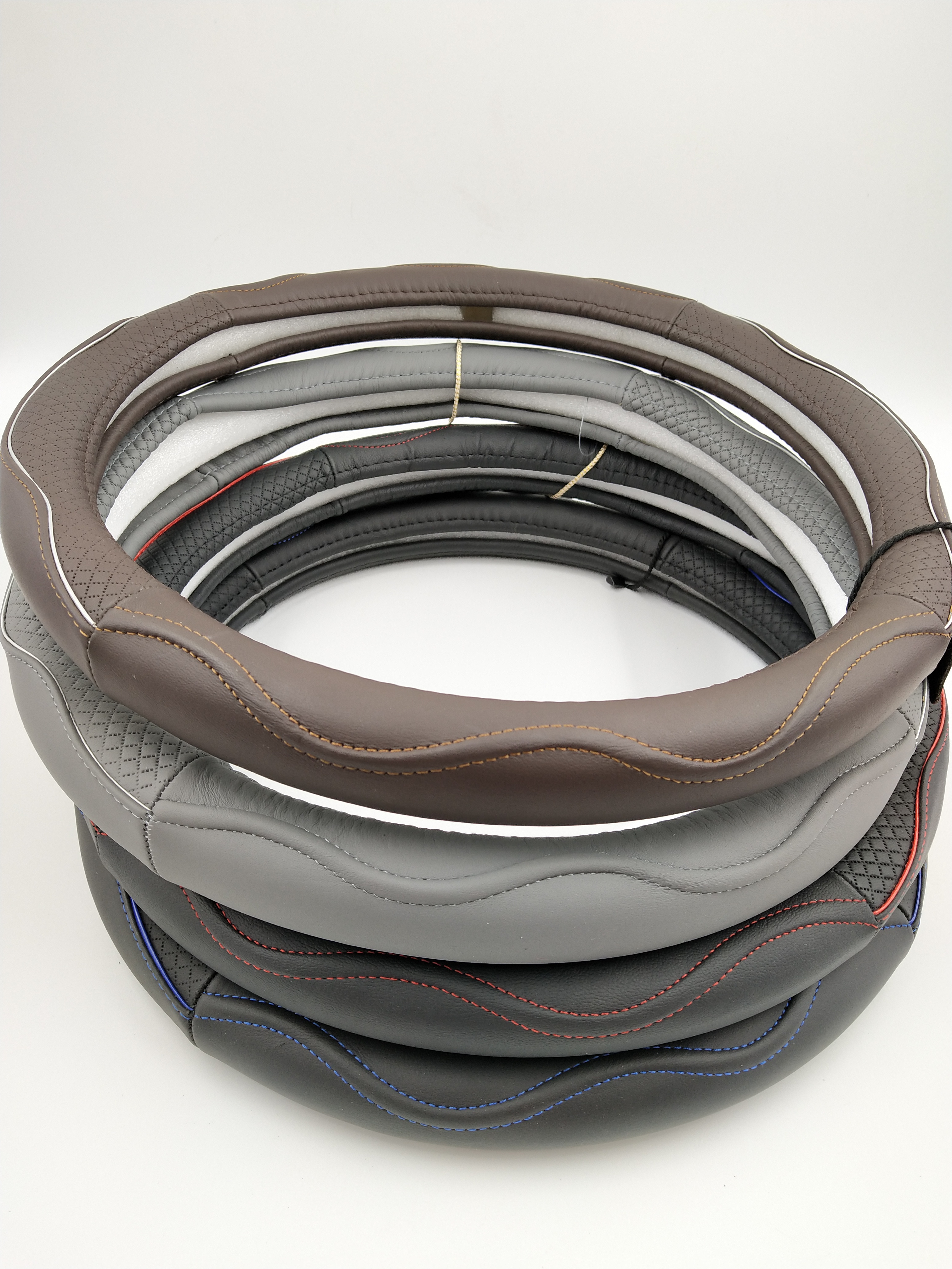 汽车真皮方向盘套M号轿车牛皮把套4季通用4节6节起杠