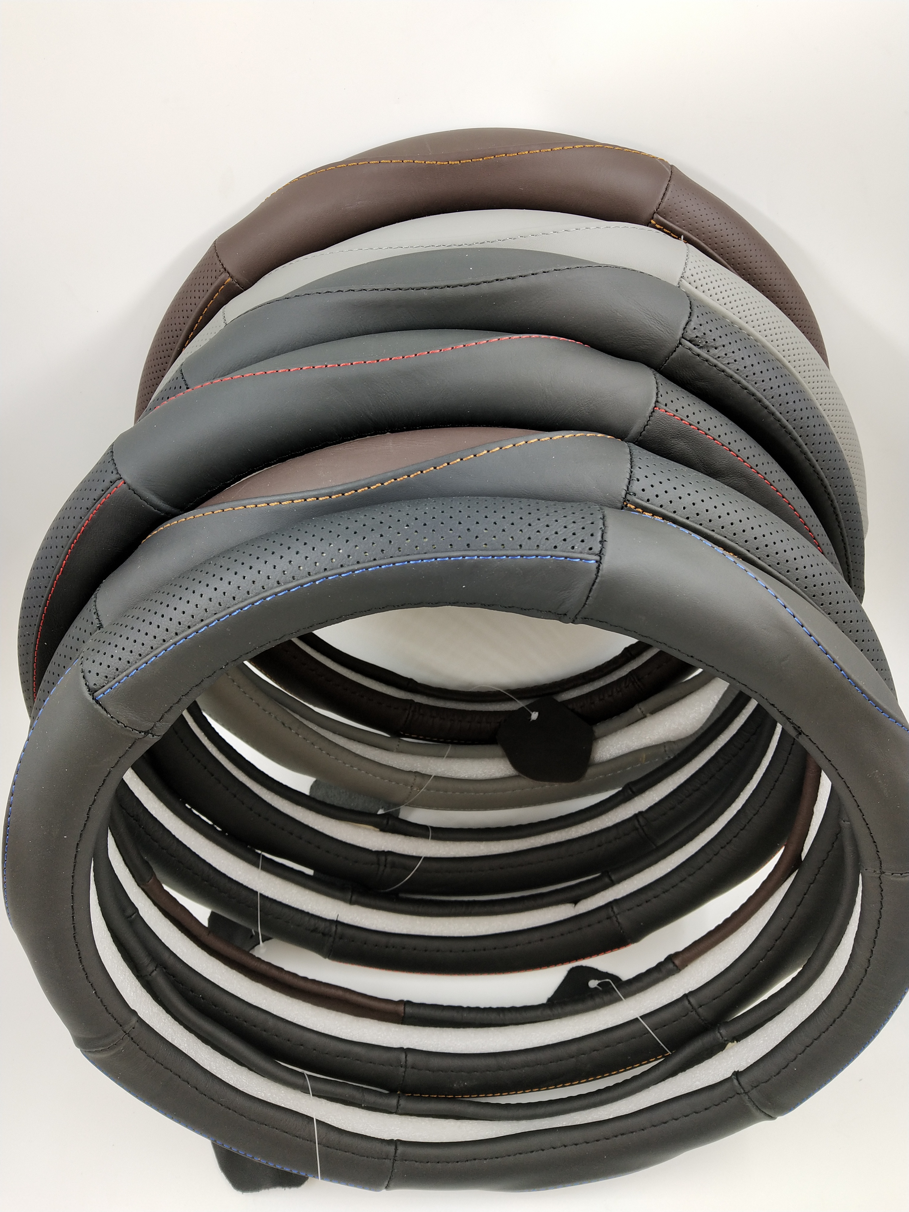 汽车真皮方向盘套M号轿车牛皮把套4季通用4节6节起杠细节图