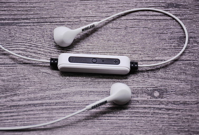 Wholesale of Bluetooth headphone cards, A03 wireless Bluetooth headphones, direct sales from the manufacturer, sports Bluetooth headphones details Picture
