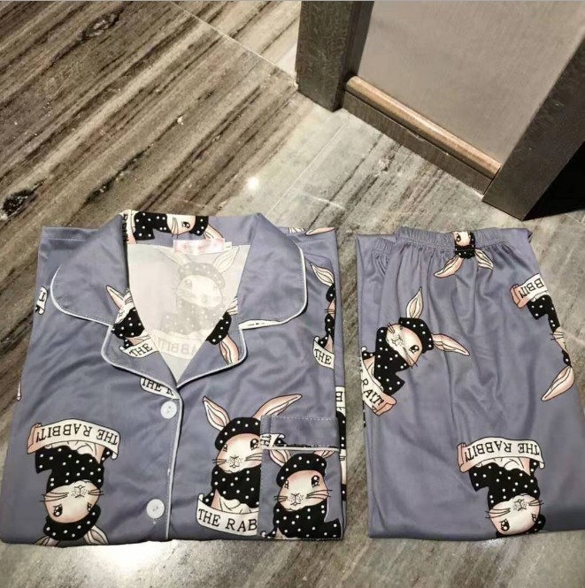 Wechat business bestseller: Bow-shaped pink rabbit, blue rabbit, strawberry vertical stripe, strawberry striped free pajamas details Picture